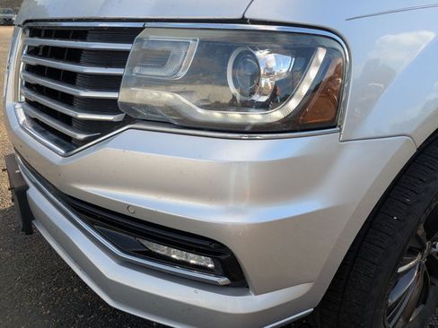 Used 2015 Lincoln Navigator 4WD image 9