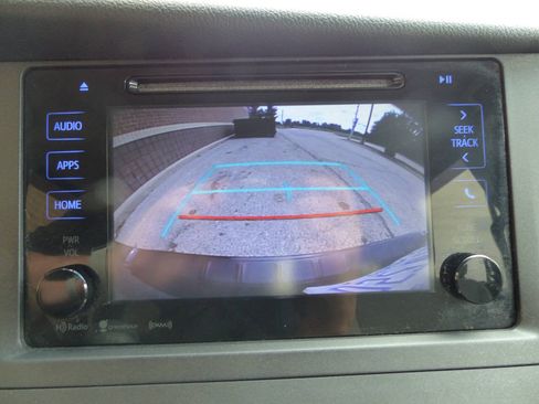 Used 2017 Toyota Sienna LE FWD image 62