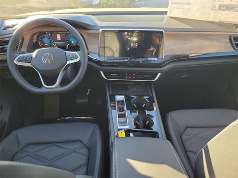 New 2026 Volkswagen Atlas SE image 6