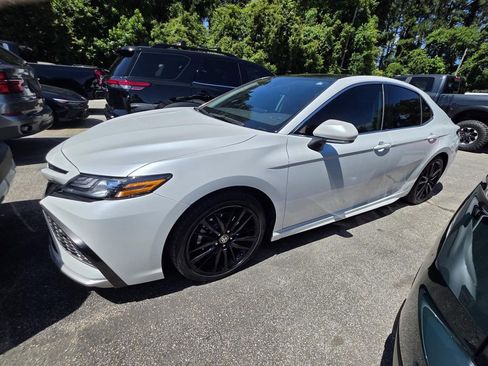 Used 2021 Toyota Camry XSE FWD image 4