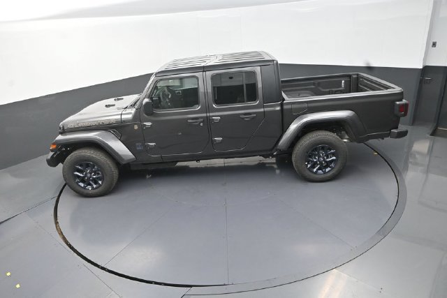 New 2026 Jeep Gladiator Sport AWD/4WD image 13