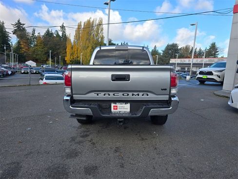 Certified 2023 Toyota Tacoma TRD Off-Road image 6