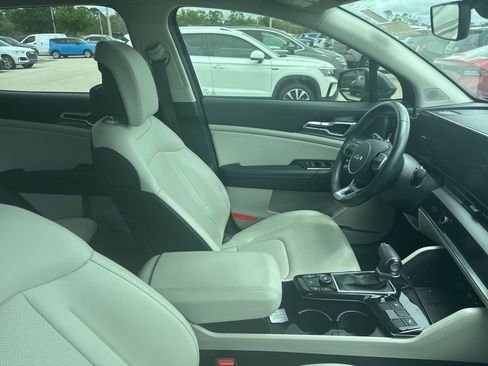 Certified 2023 Kia Sportage EX image 12