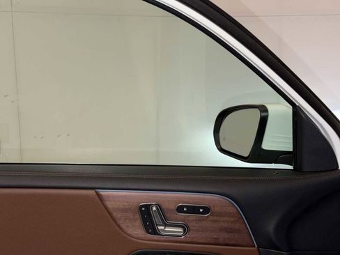 Used 2022 Mercedes-Benz GLB 250 GLB 250 image 10