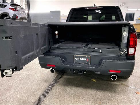 Used 2023 Honda Ridgeline Black Edition image 34