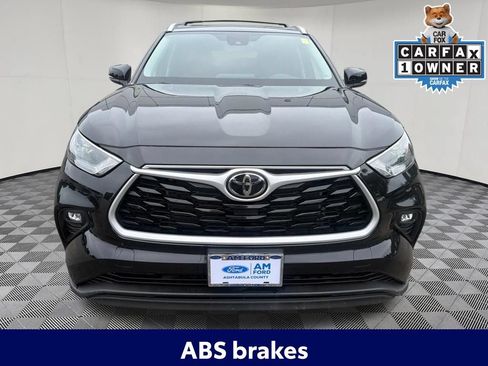 Used 2023 Toyota Highlander XLE AWD/4WD image 10