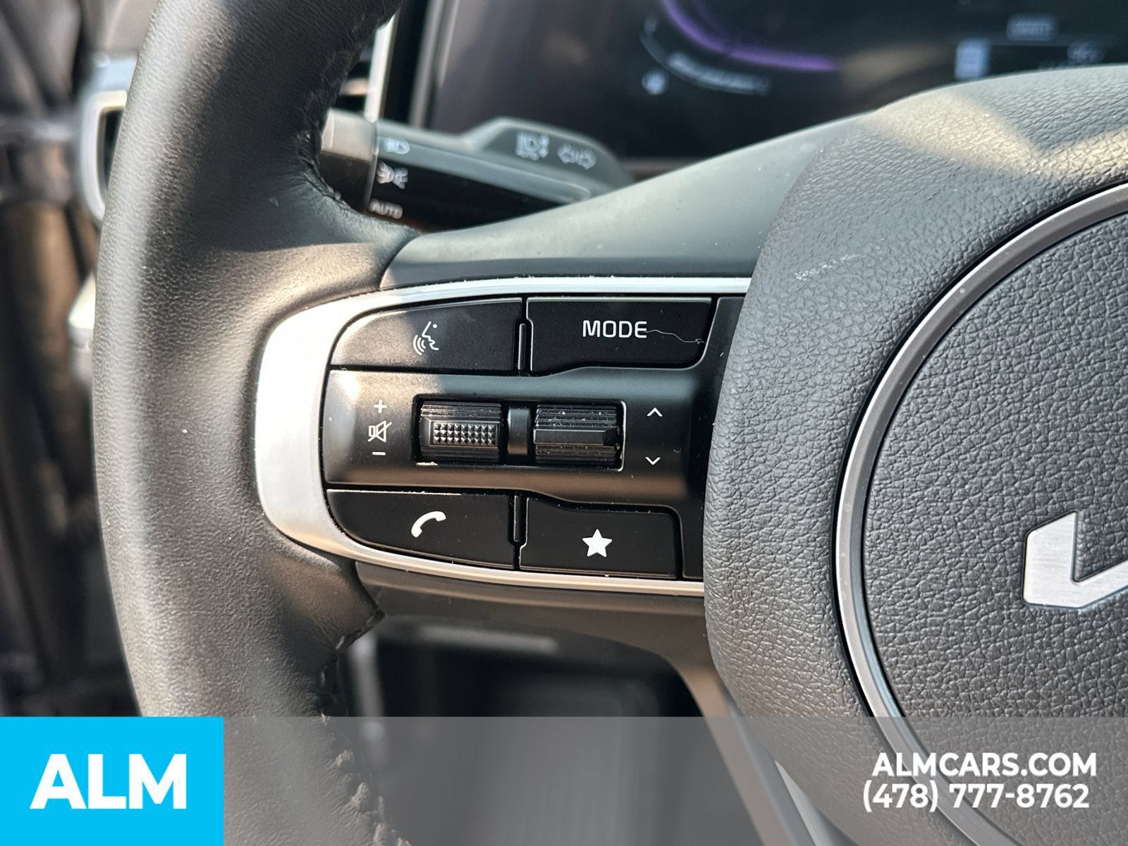Used 2025 Kia Sportage EX FWD image 29