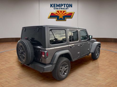 Used 2025 Jeep Wrangler Unlimited Sport AWD/4WD image 6