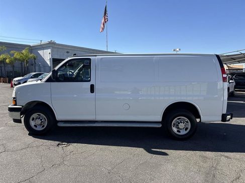 Used 2024 Chevrolet Express 2500 w/ Driver Convenience Package image 5