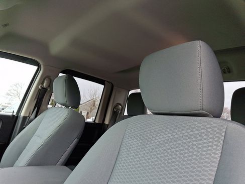 Used 2018 RAM 1500 Express image 24