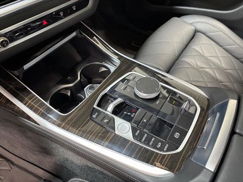 Used 2023 BMW X7 xDrive40i w/ Premium Package image 13