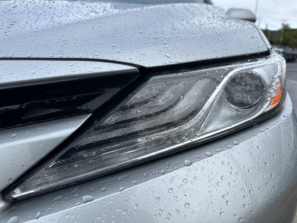 Used 2018 Toyota Camry XLE FWD image 9