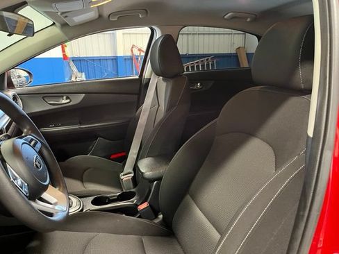 Used 2021 Kia Forte LXS FWD image 23