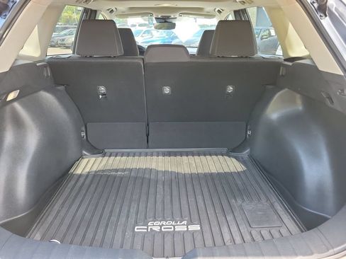 Used 2024 Toyota Corolla Cross LE w/ Moonroof Package FWD image 11