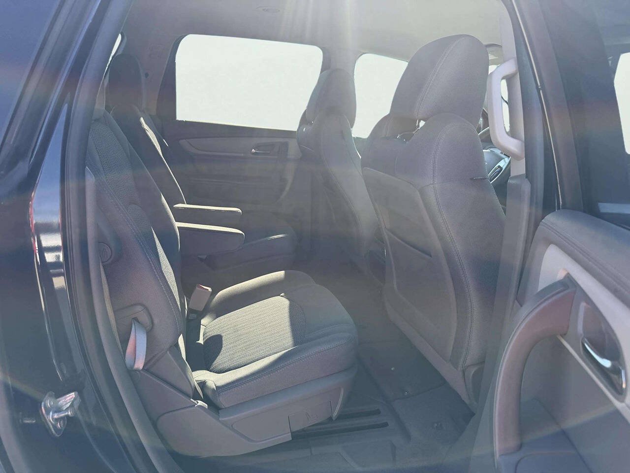 Used 2017 Chevrolet Traverse LT w/ Style and Technology Package FWD image 14