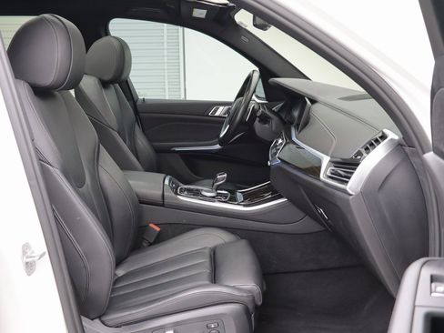 Used 2021 BMW X5 xDrive45e w/ Parking Assistance Package image 29