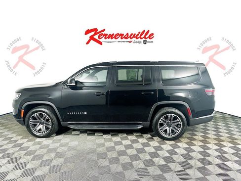 Used 2022 Jeep Wagoneer Series III w/ Flexible Seating Group image 4