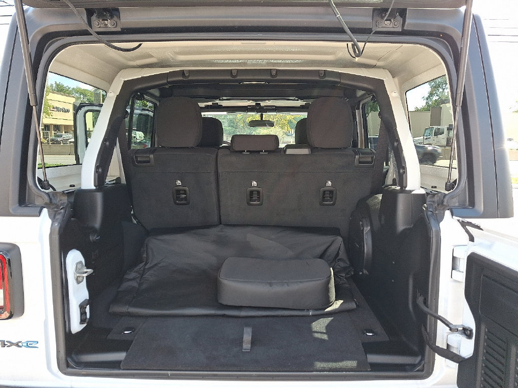 Used 2023 Jeep Wrangler Unlimited w/ Convenience Group AWD/4WD image 29