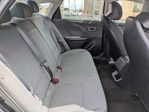 Used 2025 Kia K4 FWD image 28
