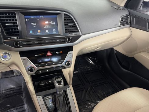 Used 2017 Hyundai Elantra SE w/ SE A/T Tech Package 03 FWD image 4