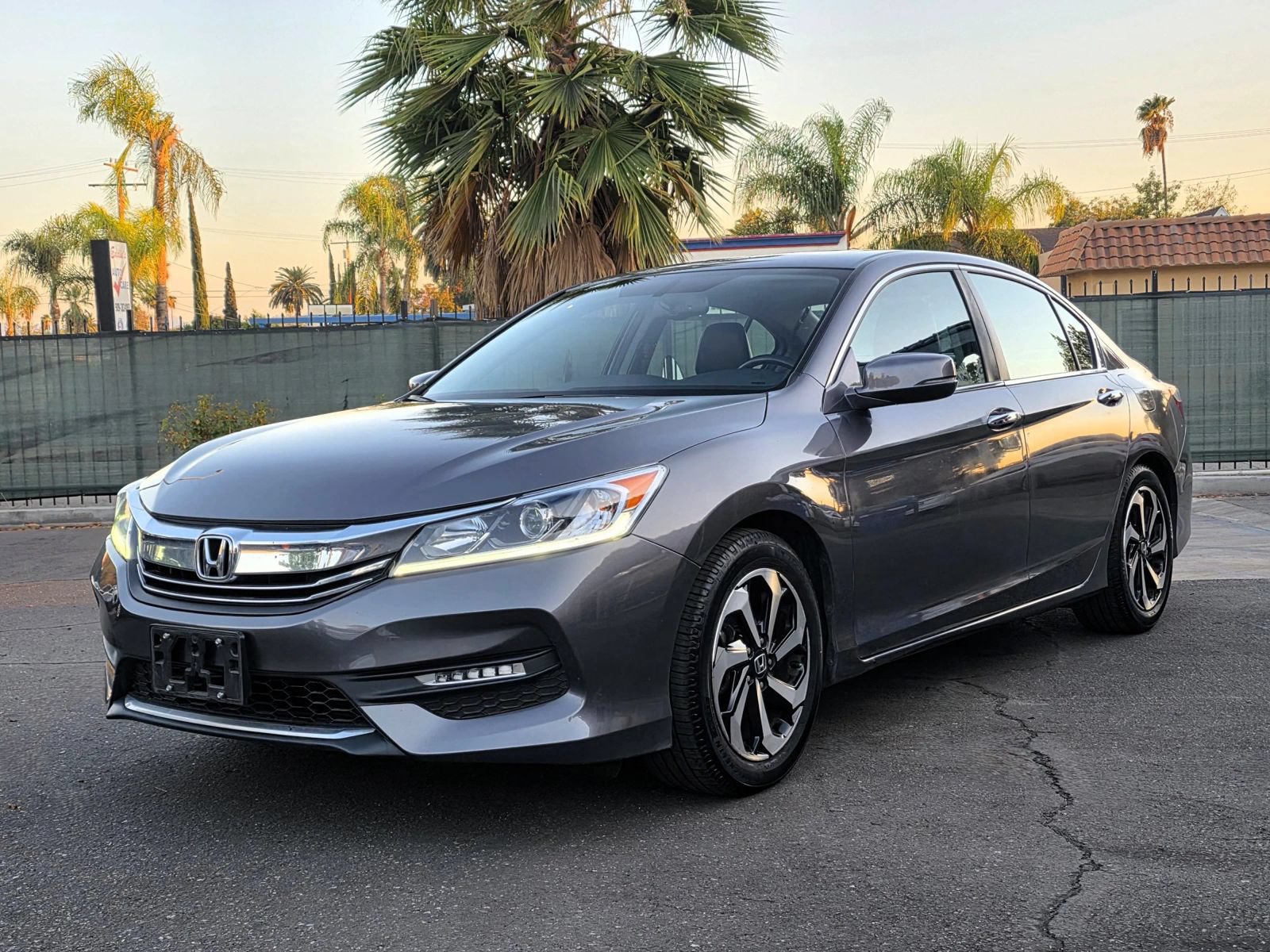 Used 2017 Honda Accord EX-L image 1