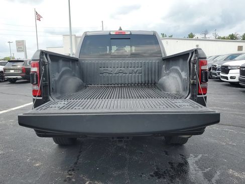 Used 2020 RAM 1500 Laramie AWD/4WD image 9