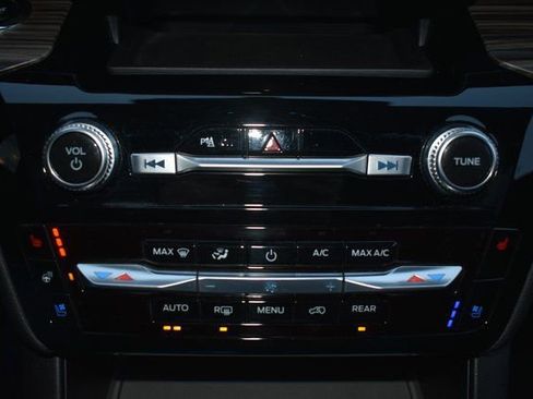 Used 2024 Ford Explorer Limited image 31