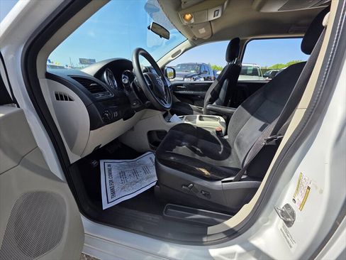 Used 2014 Dodge Grand Caravan SXT FWD image 12