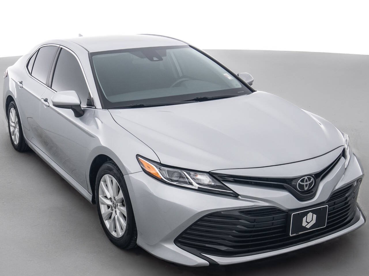 Used 2020 Toyota Camry LE FWD image 1