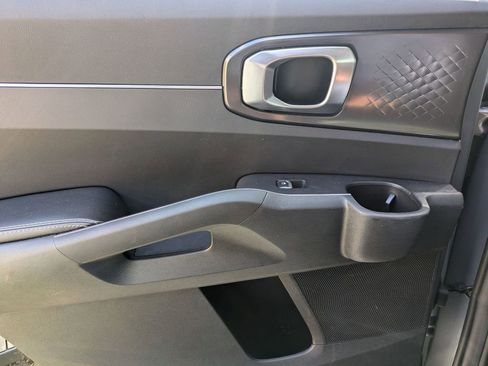 Used 2024 Kia Sorento S image 25