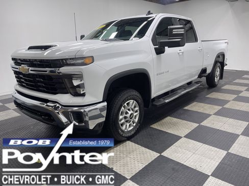 Used 2024 Chevrolet Silverado 2500 LT image 1