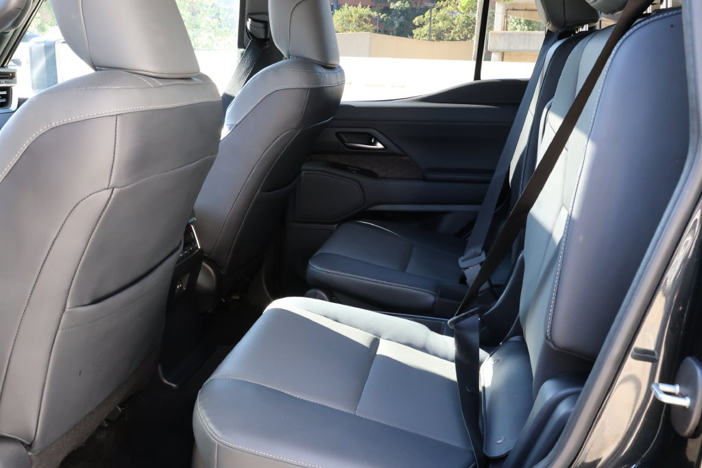 Used 2024 Lexus GX 550 w/ Accessory Package (Z1) AWD/4WD image 34