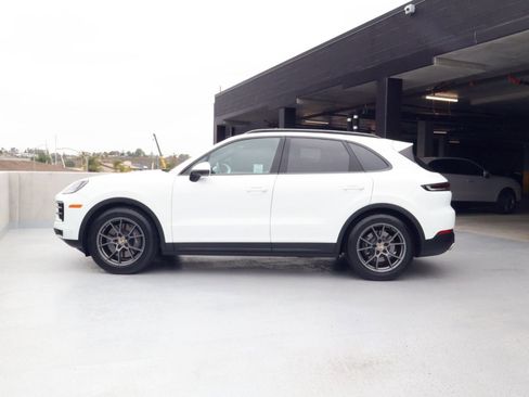 Certified 2024 Porsche Cayenne AWD/4WD image 2