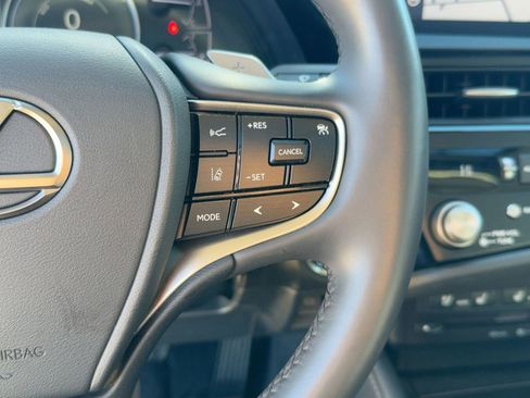 Used 2022 Lexus ES 300h w/ Premium Package image 29