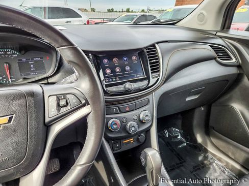 Used 2020 Chevrolet Trax LT w/ LT Convenience Package AWD/4WD image 20