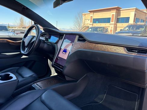 Used 2020 Tesla Model X Long Range image 21