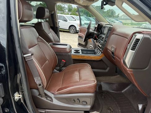 Used 2015 Chevrolet Silverado 1500 High Country w/ High Country Premium Package AWD/4WD image 22