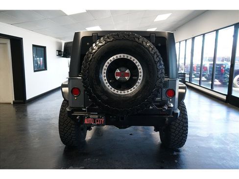 Used 2017 Jeep Wrangler Unlimited Rubicon AWD/4WD image 6