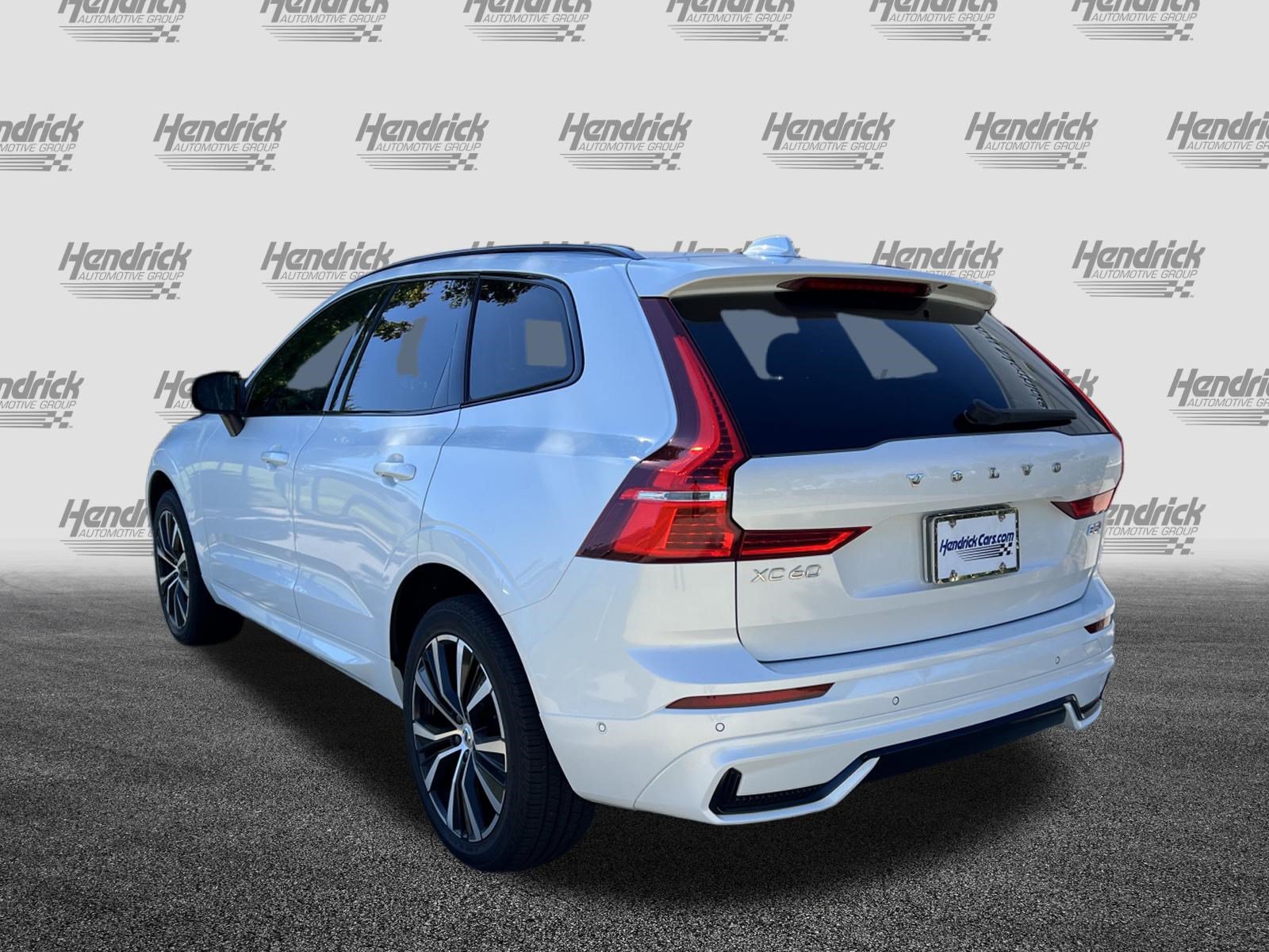 Used 2025 Volvo XC60 B5 Plus AWD/4WD image 9