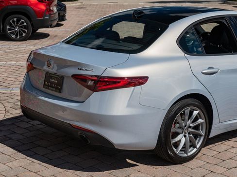 Used 2023 Alfa Romeo Giulia Sprint image 3