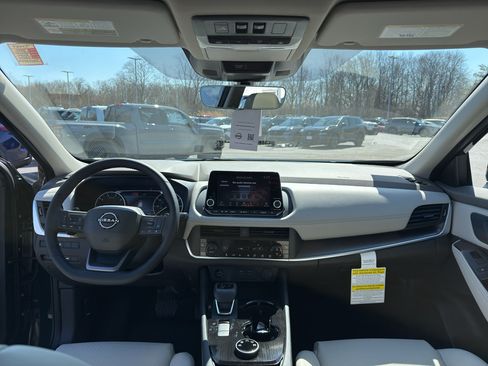 New 2026 Nissan Rogue SV AWD/4WD image 28