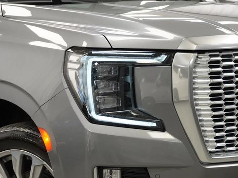 Used 2021 GMC Yukon XL Denali w/ Denali Premium Package AWD/4WD image 36