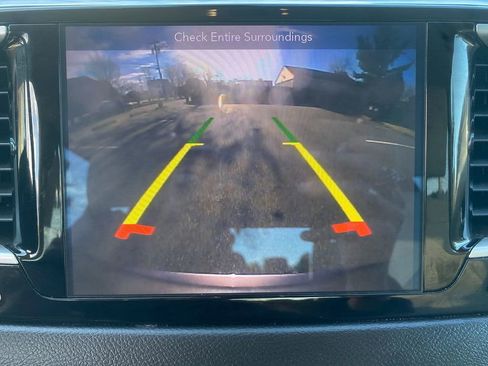 Used 2018 Chrysler Pacifica Touring Plus image 21