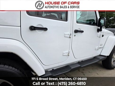 Used 2016 Jeep Wrangler Unlimited Sahara w/ Dual Top Group AWD/4WD image 13