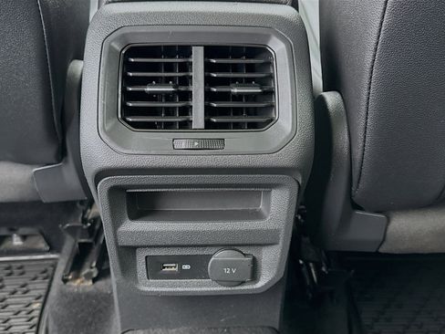 Used 2020 Volkswagen Tiguan SE w/ Panoramic Sunroof Package image 17