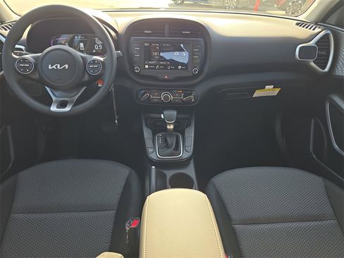 New 2025 Kia Soul LX image 14