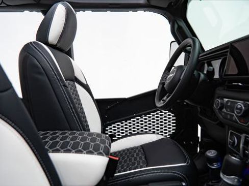 Used 2026 Jeep Wrangler Unlimited Sport image 21