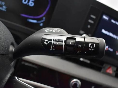 Used 2025 Kia Sportage LX image 26