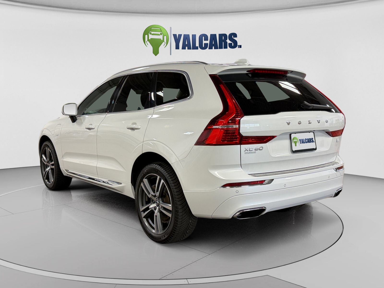 Used 2021 Volvo XC60 T8 Inscription Expression w/ Premium Package AWD/4WD image 3