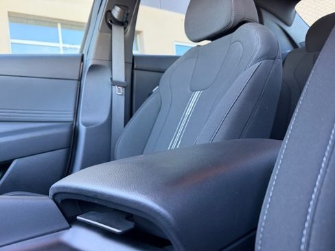 Used 2025 Hyundai Elantra Sport w/ Cargo Package FWD image 15